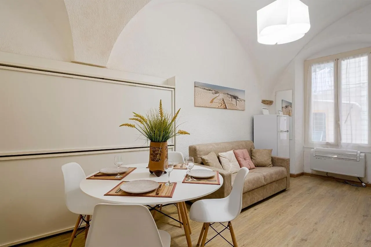 Corradi Suite Apartment - WiFi, SmartTV, Air Conditioning Sanremo
